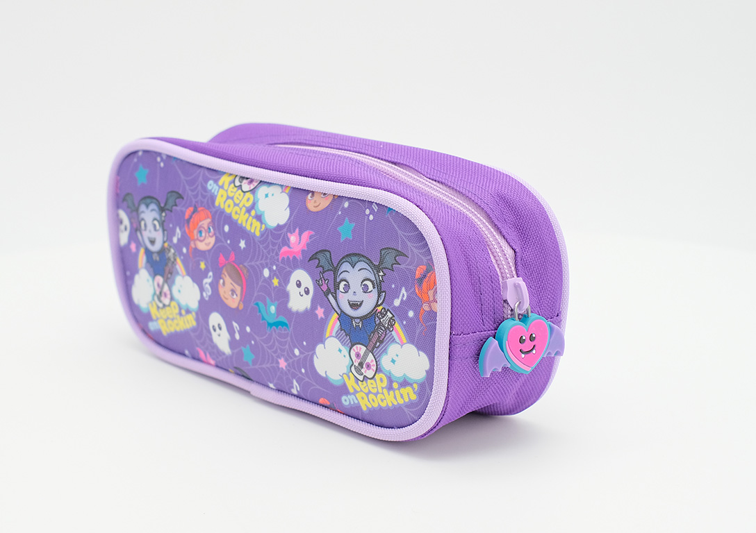 Carte Penar rectangular 1 fermoar 20x8x5 cm Vampirina editura Litera