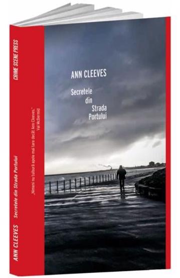 Carte Secretele din Strada Portului editura Crime Scene Press